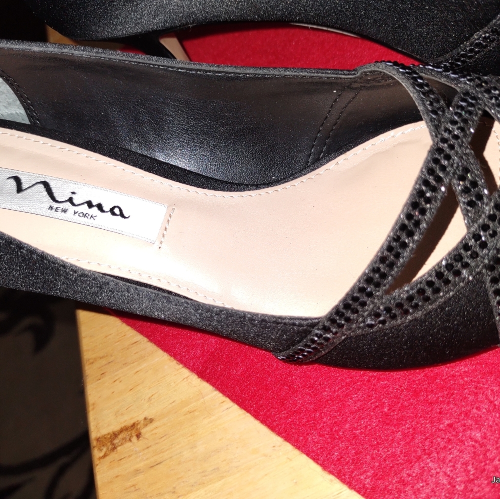 Shoes - Picture 6 of 8